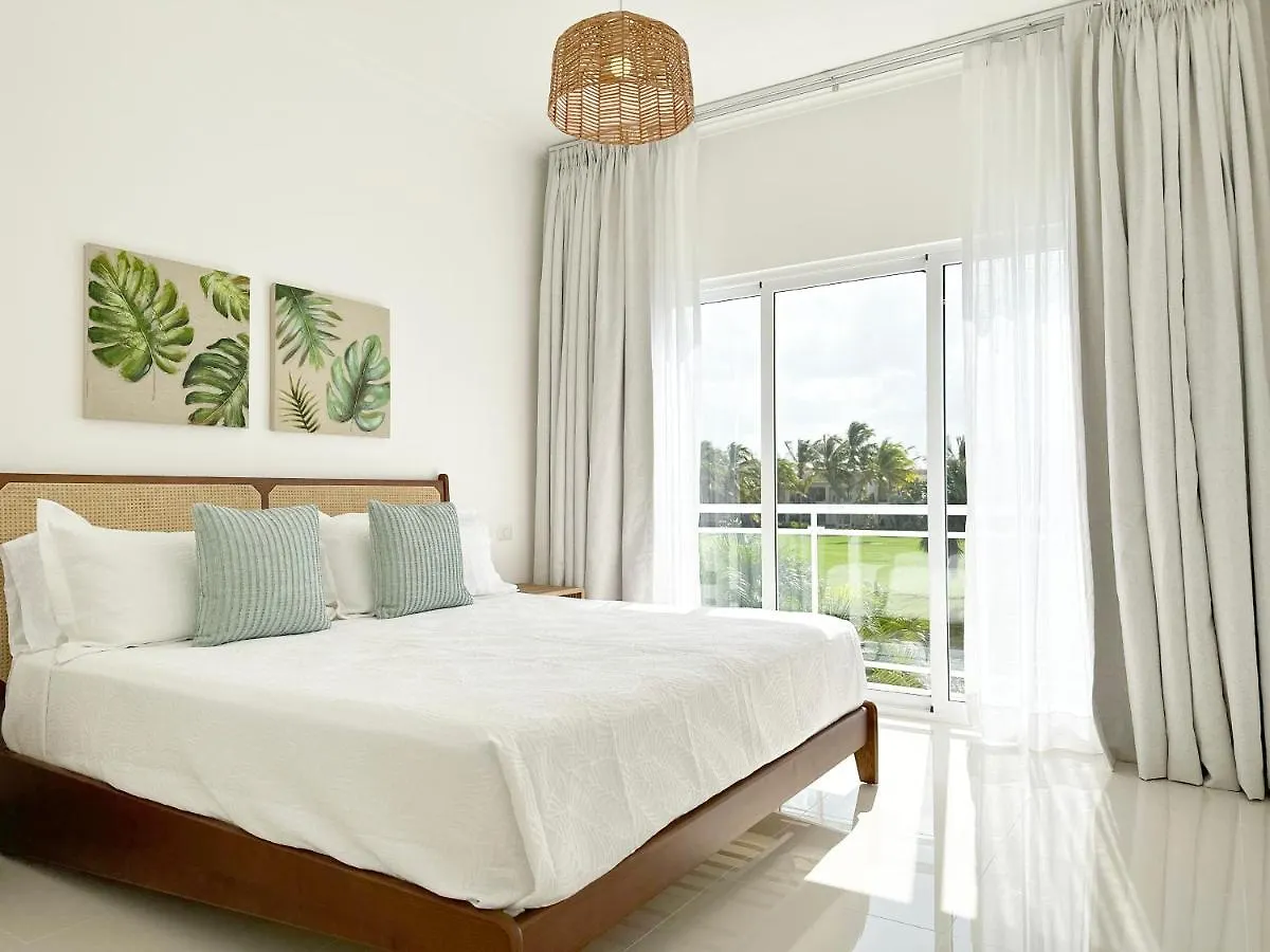 Golf & Lakeview Condo Near Beach Punta Cana